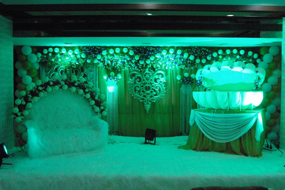 hotel tara international