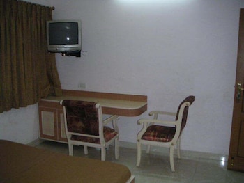 hotel tara international