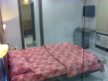 hotel tara international