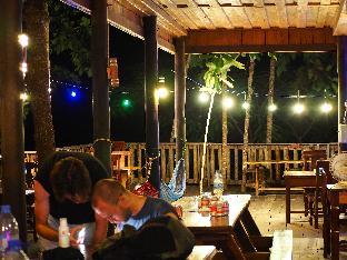 coconutbeach bungalows party hostel
