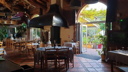 lalcove hotel restaurant