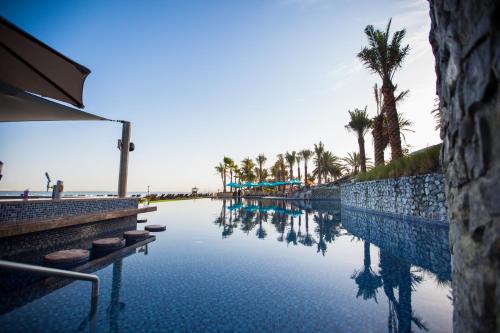 ja palm tree court dubai