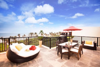 ja palm tree court dubai
