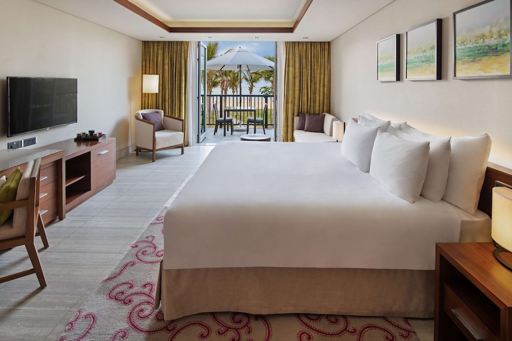 ja palm tree court dubai