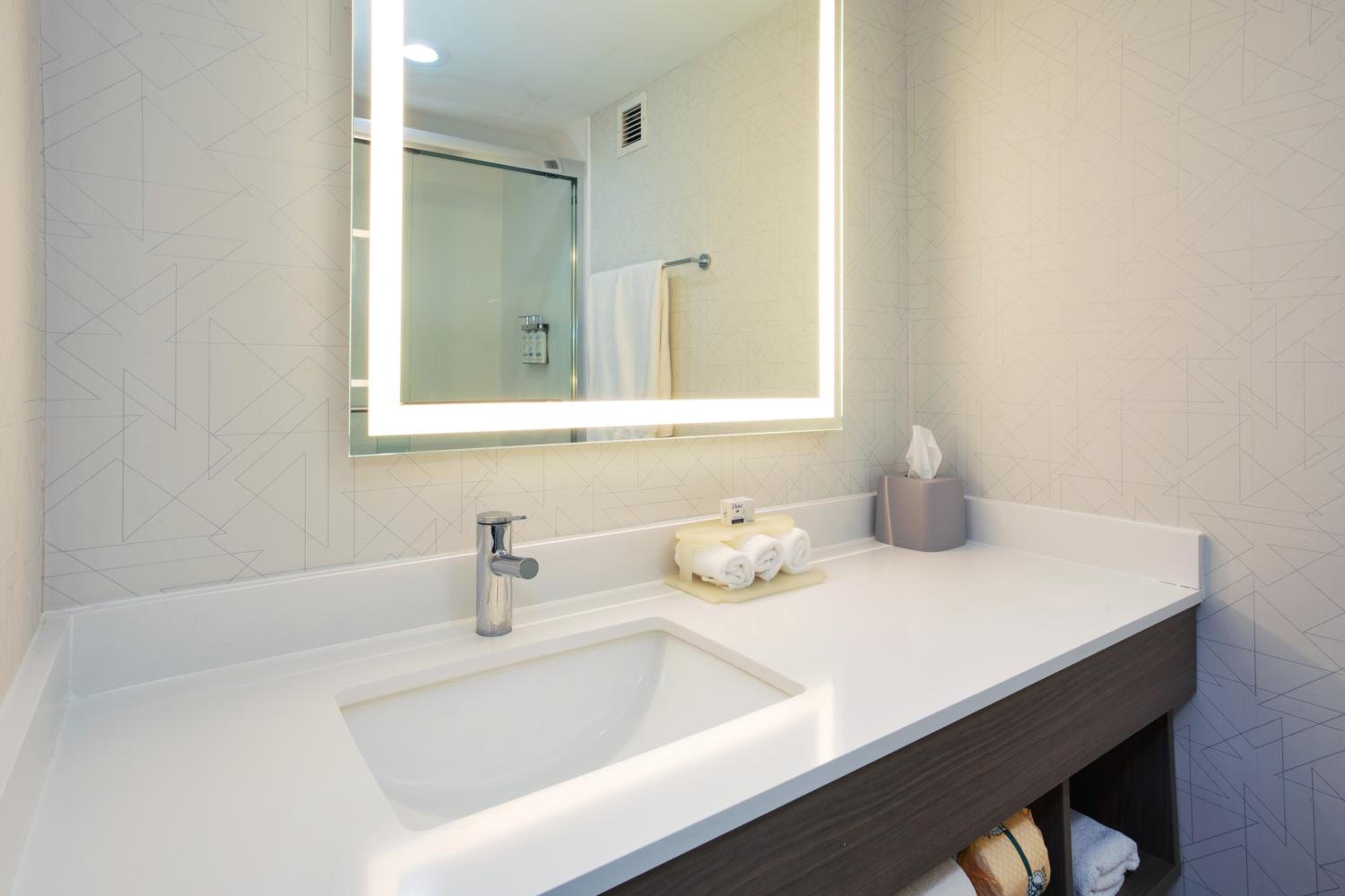 holiday inn express hotel and suites dover by ihg