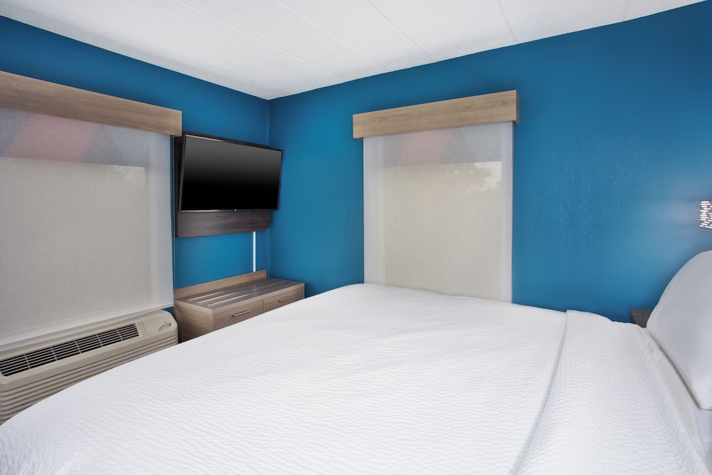 holiday inn express hotel and suites dover by ihg