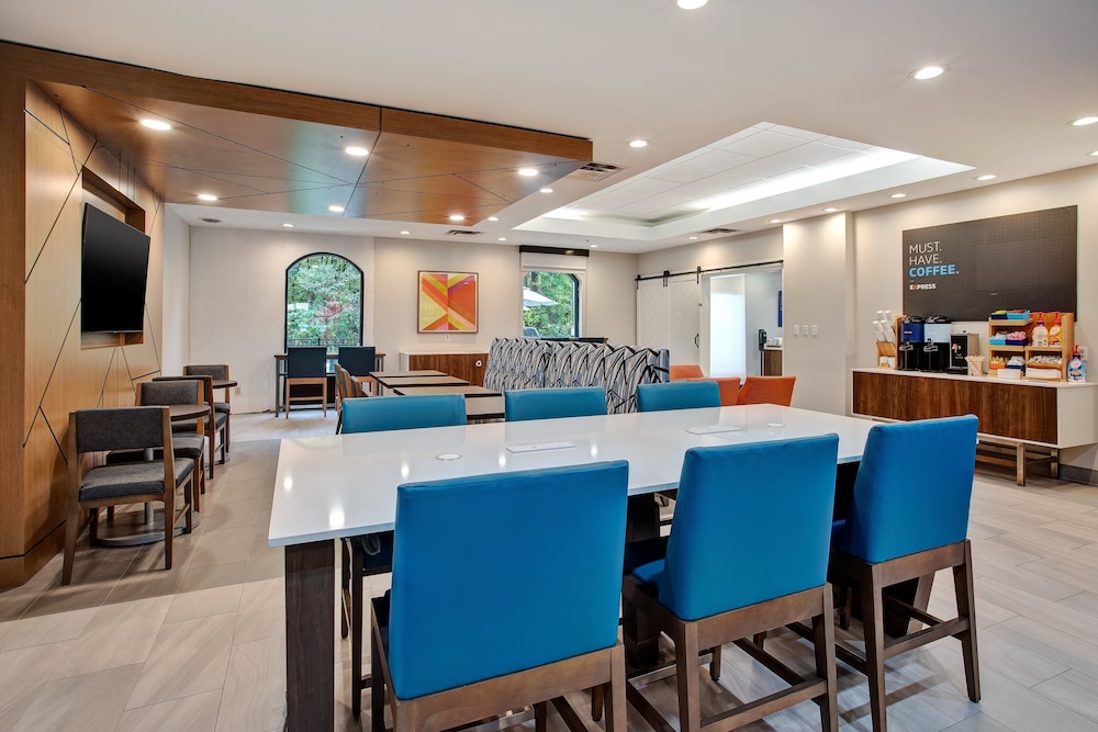 holiday inn express hotel and suites dover by ihg