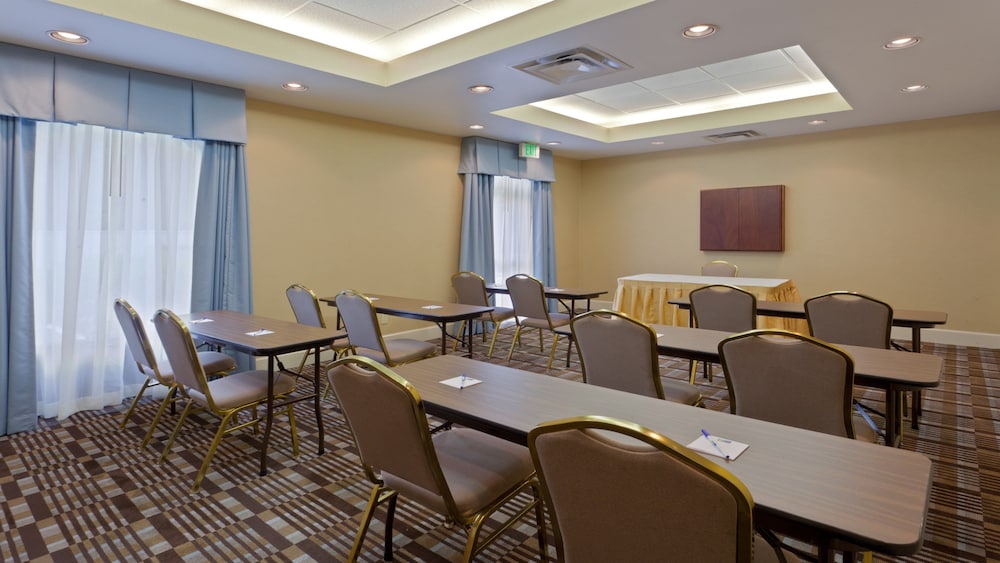holiday inn express hotel and suites dover by ihg