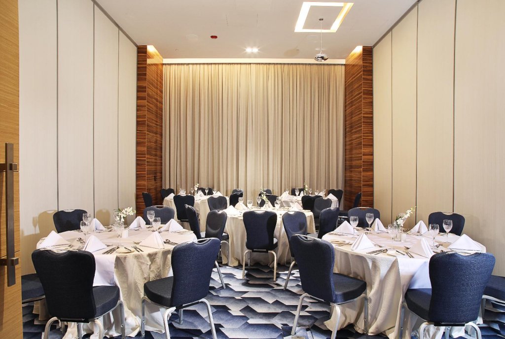 cosmopolitan hotel dubai al barsha