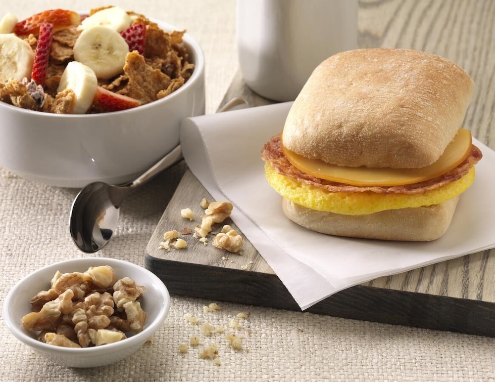 home2 suites by hilton newark airport