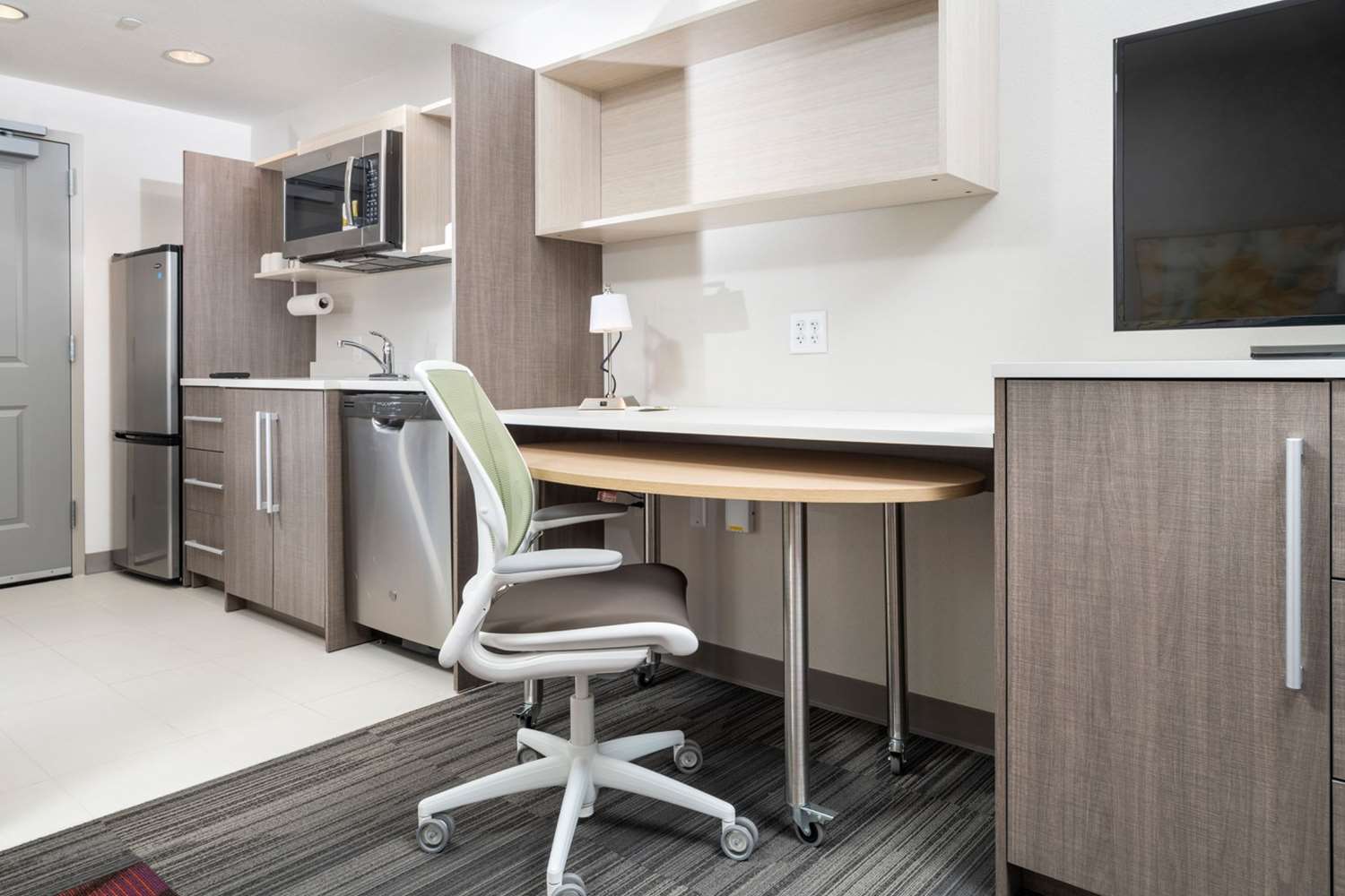 home2 suites by hilton newark airport