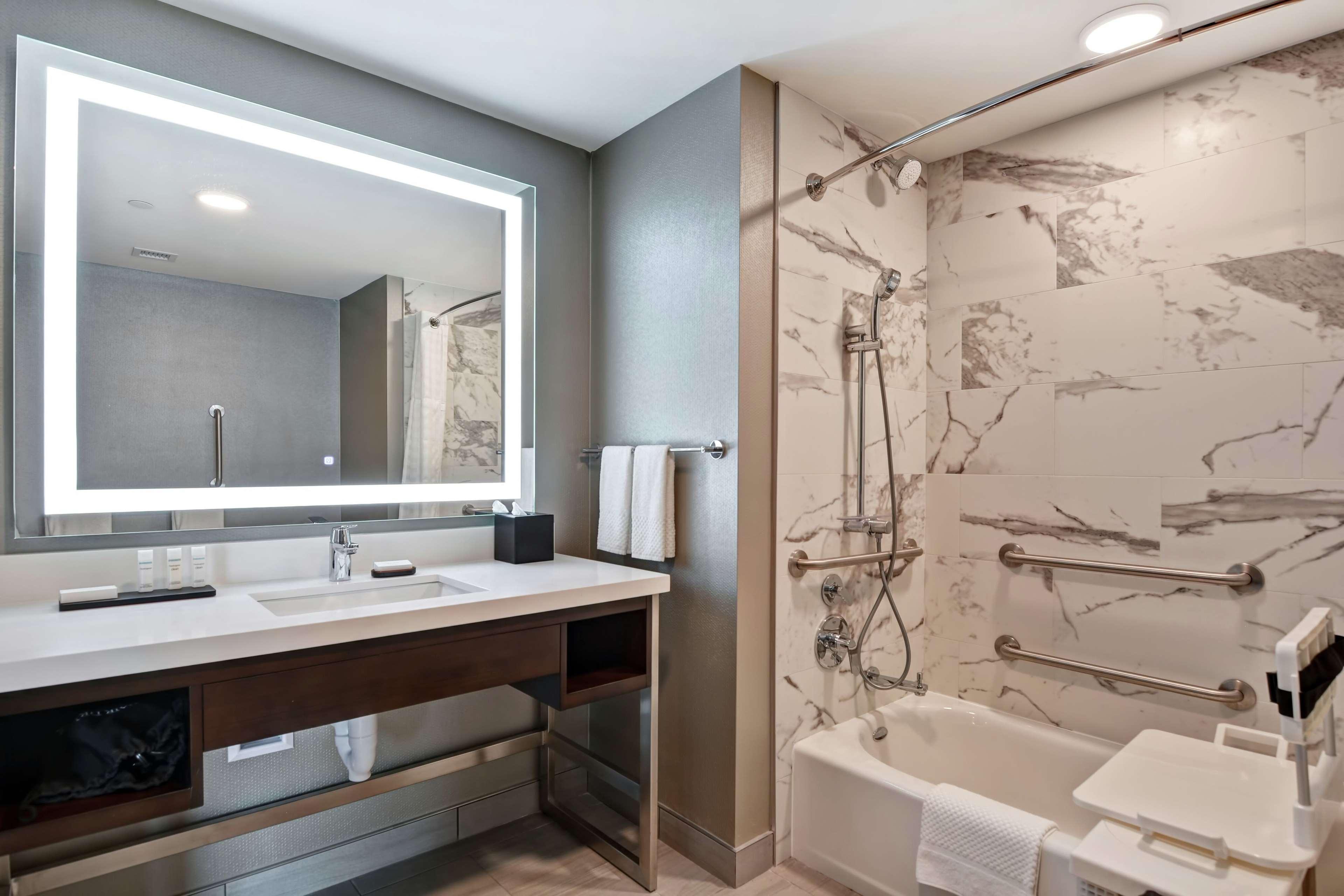 embassy suites by hilton plainfield indianapolis airport