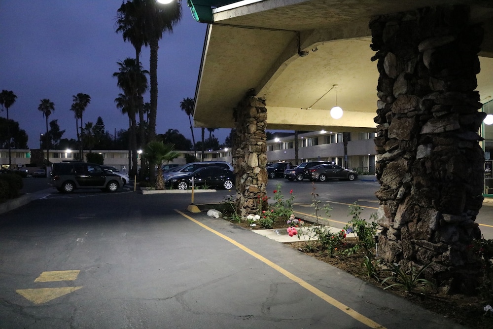 valli hi motel