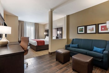 comfort inn and suites cedar rapids cid eastern iowa airport