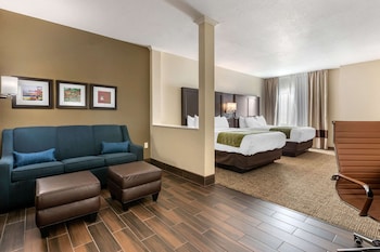 comfort inn and suites cedar rapids cid eastern iowa airport