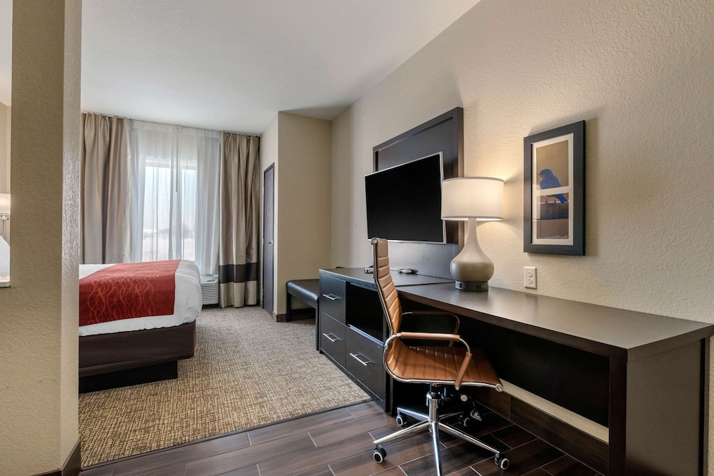 comfort inn and suites cedar rapids cid eastern iowa airport