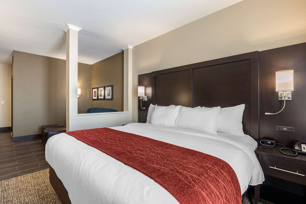 comfort inn and suites cedar rapids cid eastern iowa airport