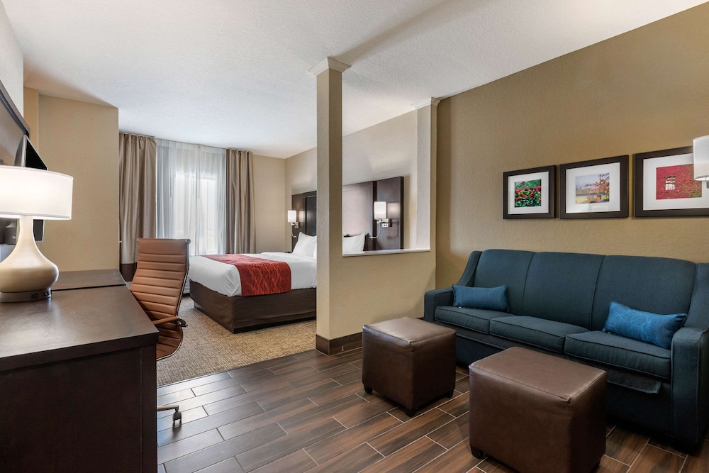 comfort inn and suites cedar rapids cid eastern iowa airport