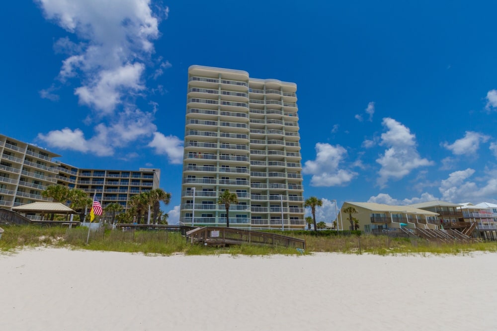 tradewinds condos by hosteeva