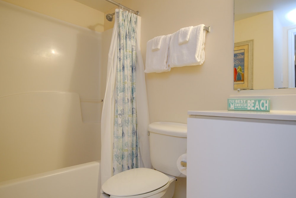 tradewinds condos by hosteeva