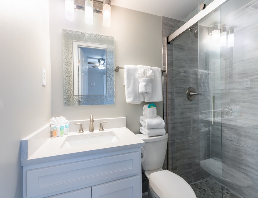 tradewinds condos by hosteeva