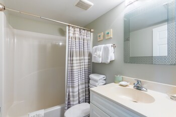 tradewinds condos by hosteeva