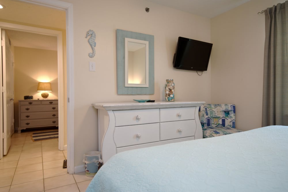 tradewinds condos by hosteeva