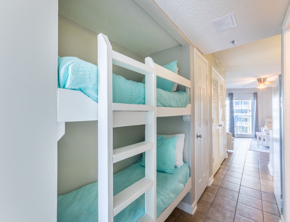 tradewinds condos by hosteeva