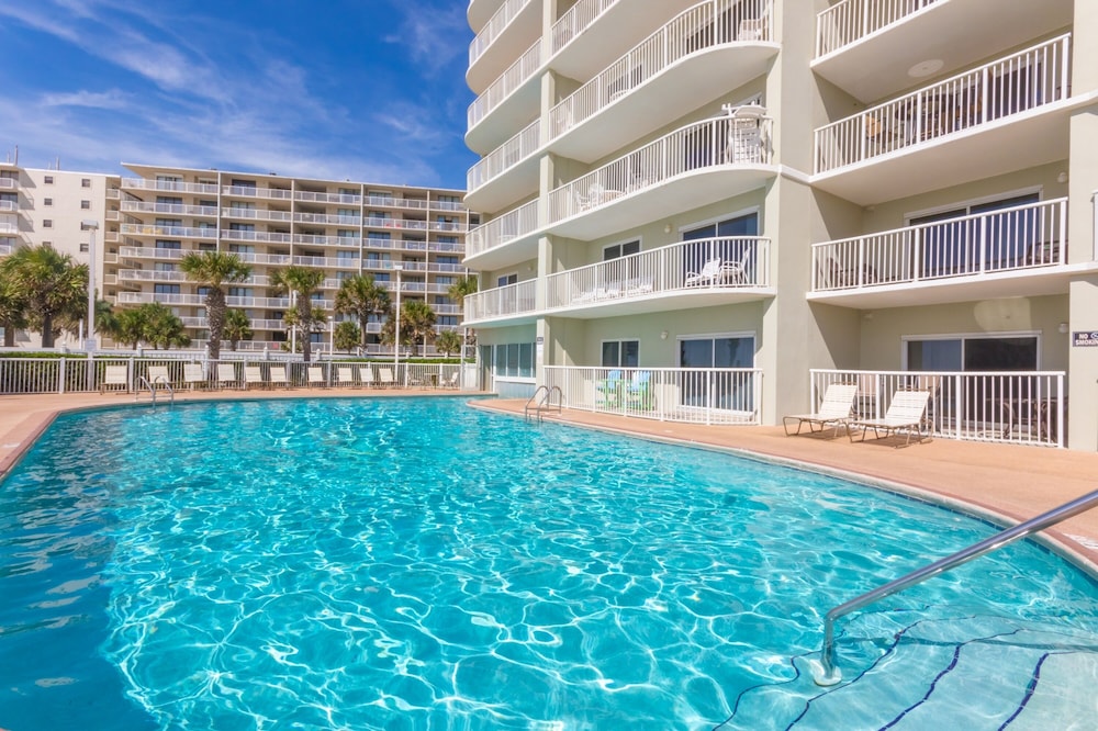 tradewinds condos by hosteeva