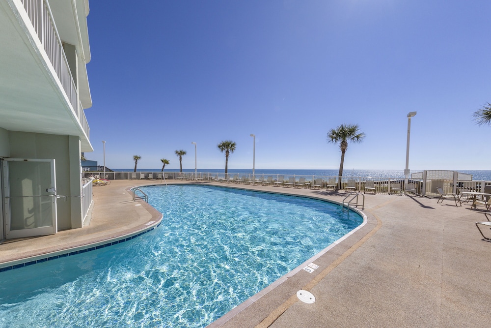 tradewinds condos by hosteeva