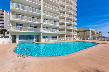 tradewinds condos by hosteeva