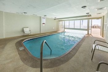 tradewinds condos by hosteeva