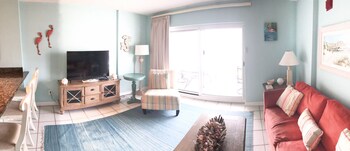tradewinds condos by hosteeva