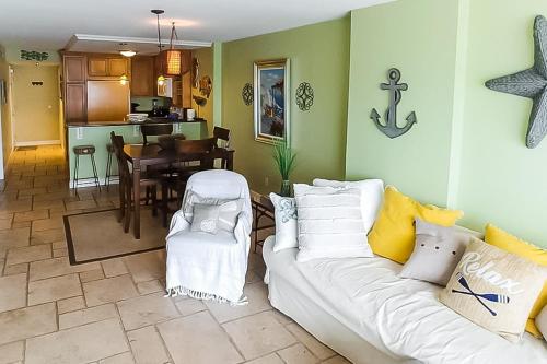 Tradewinds Condos By Hosteeva,,3.5 star