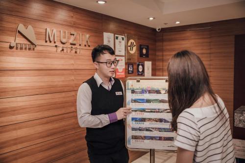 muzik hotel ximen station branch