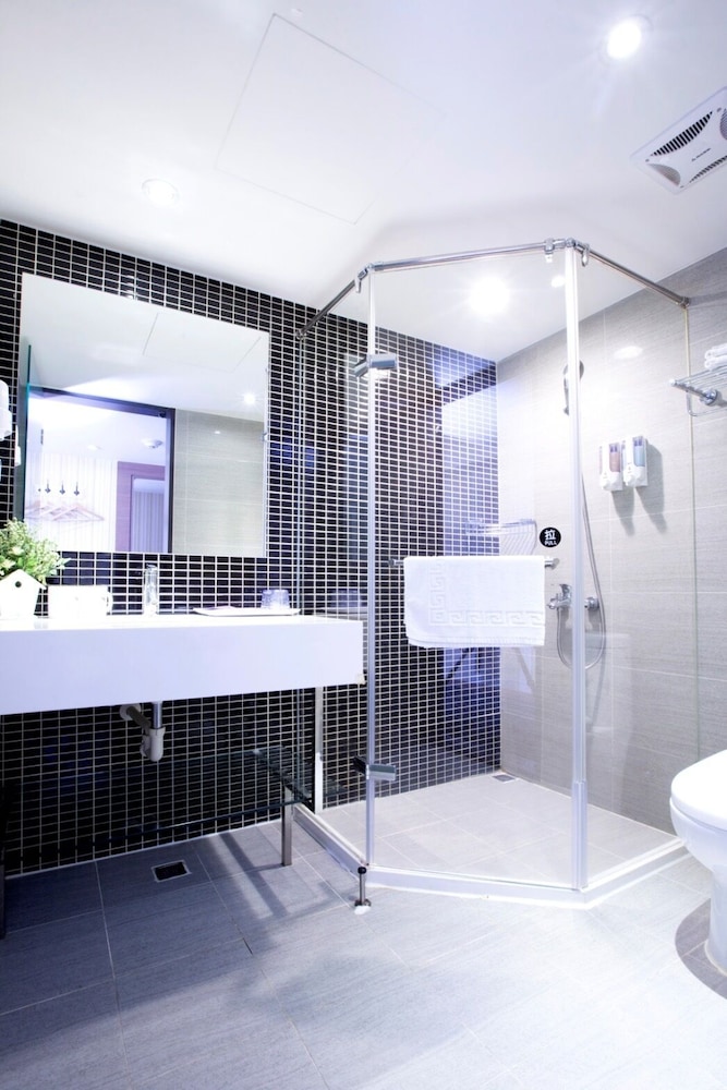 muzik hotel ximen station branch