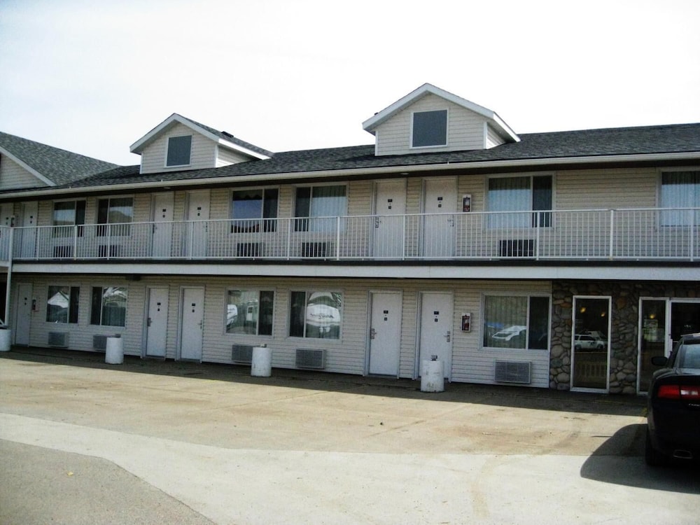 Travelodge By Wyndham Drumheller,Three Hills>>Drumheller,2 star