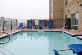 Holiday Inn Express And Suites Forney, An Ihg Hotel,Forney>>Dallas,2.5 star
