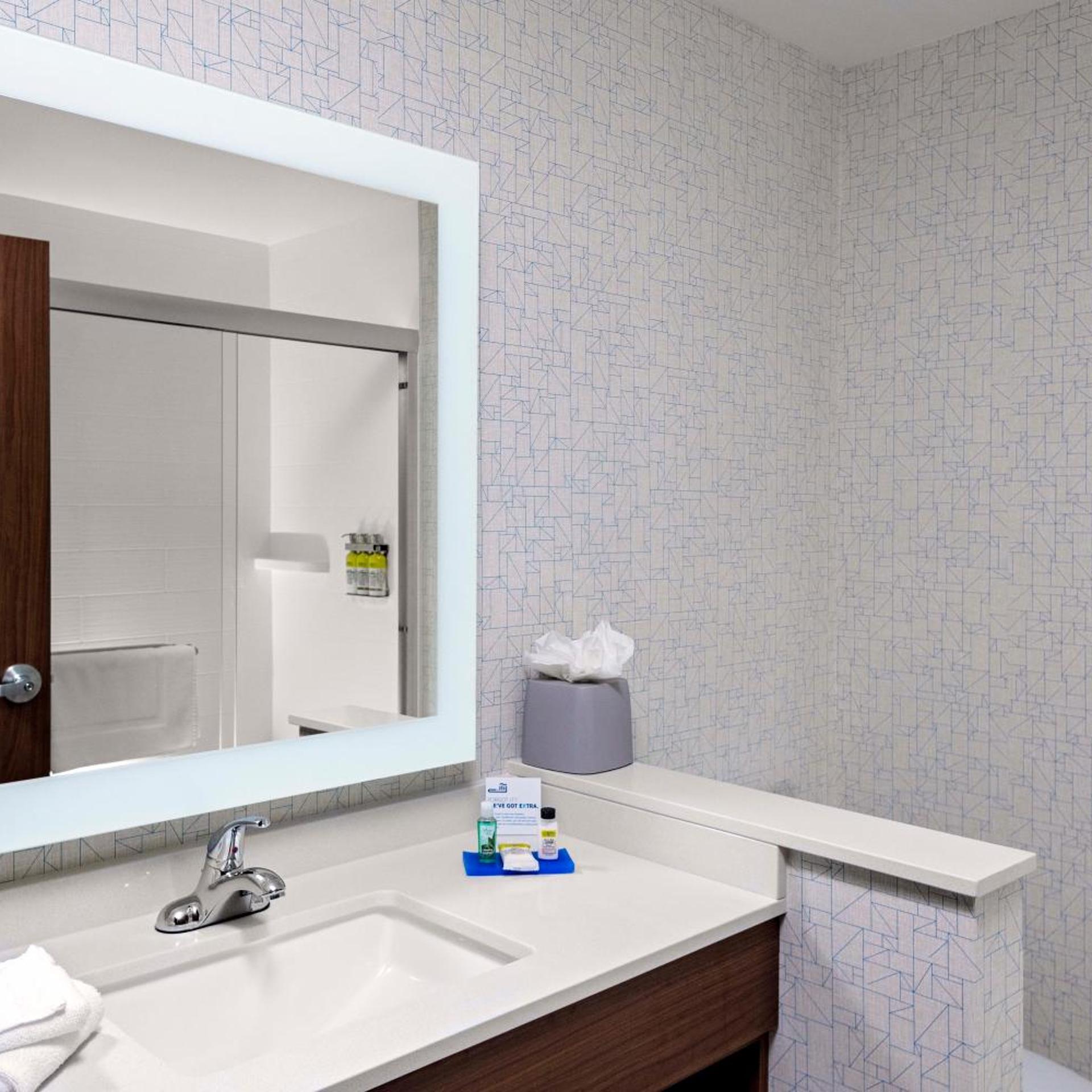 holiday inn express and suites madison an ihg hotel