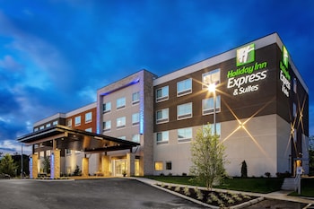 Holiday Inn Express & Suites Madison, An Ihg Hotel,Geneva>>Cleveland,2.5 star