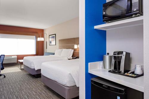 holiday inn express and suites madison an ihg hotel