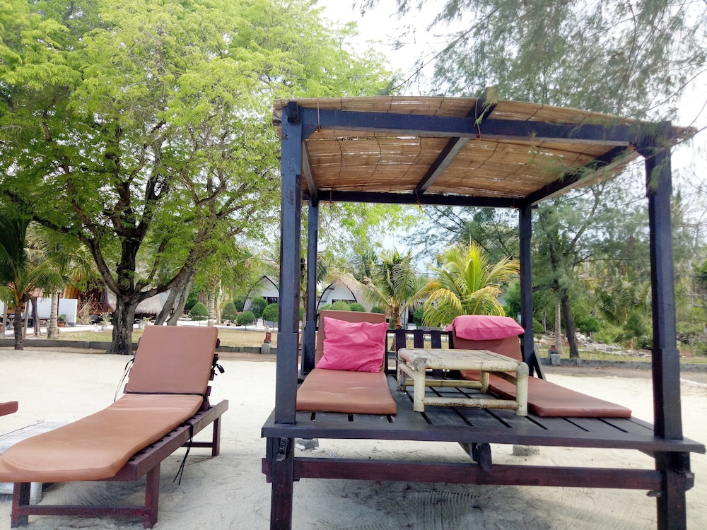 nusa indah bungalows