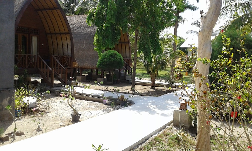 nusa indah bungalows