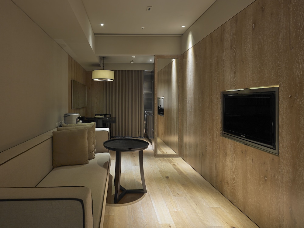 gloria residence