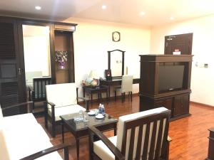 lakeside 2 hotel nam dinh