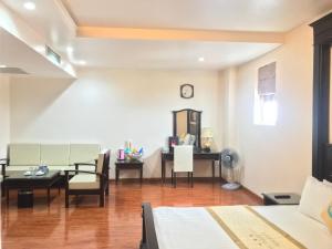 lakeside 2 hotel nam dinh