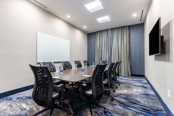 fairfield inn and suites by marriott dallas arlington south