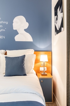 villa eiffel mademoiselle