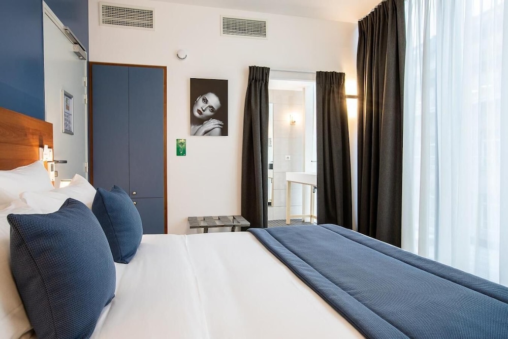 villa eiffel mademoiselle