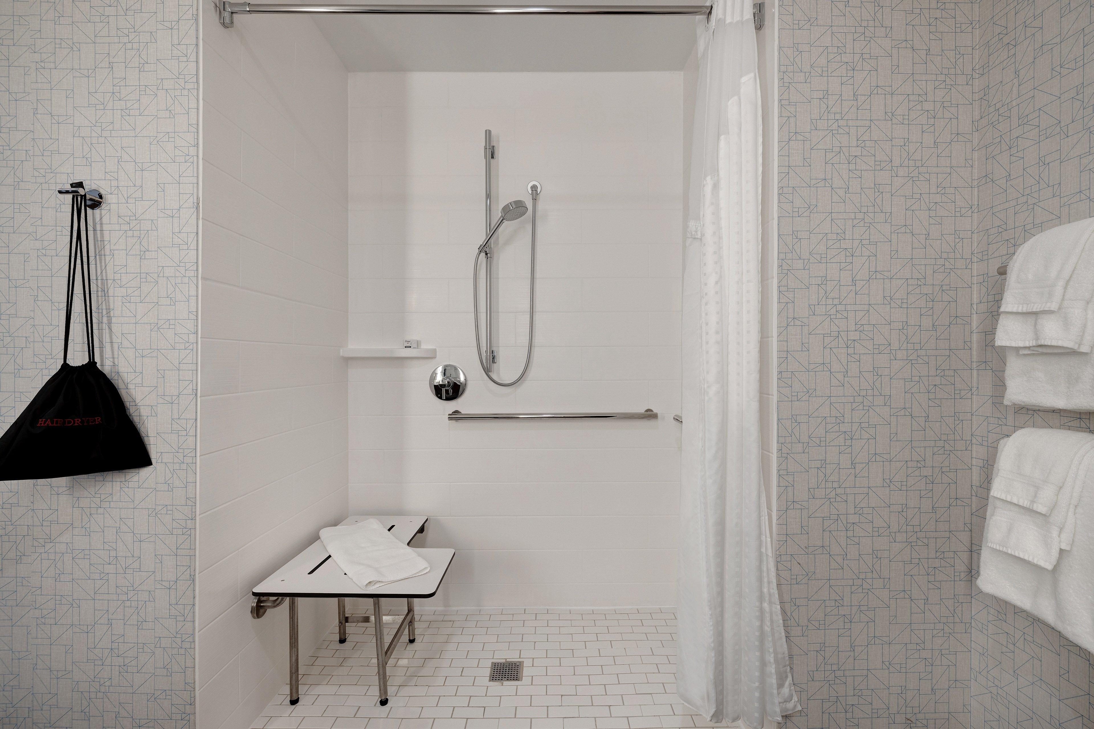 holiday inn express and suites brighton an ihg hotel